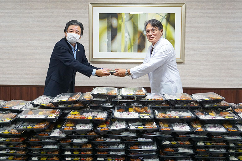 成田あじさい俱楽部代表の金井様と吉野病院長